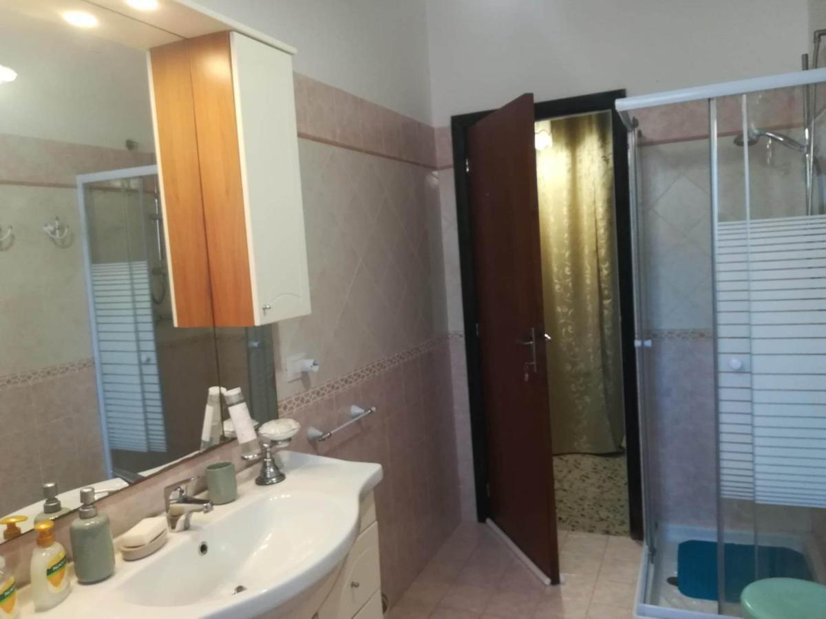 Domus Aurea Panzió Oristano Kültér fotó